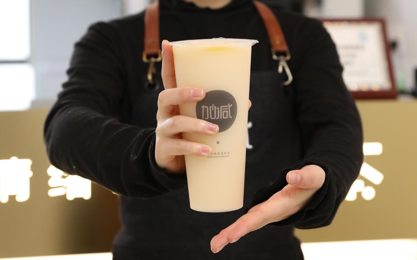 九游会国际茶饮：为何奶茶行业都热衷于开校园店